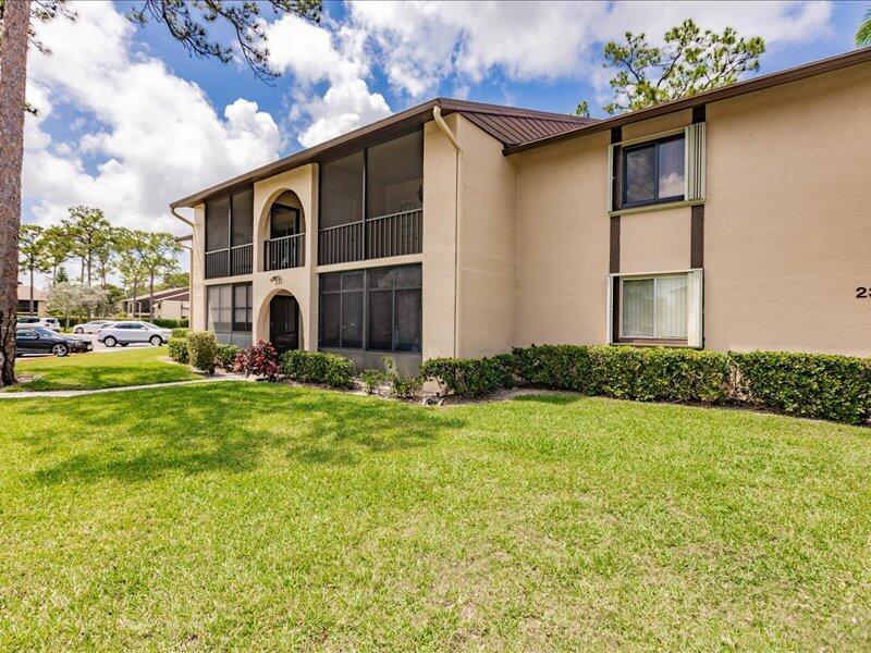 Foto principal - 231 Pine HOV Cir