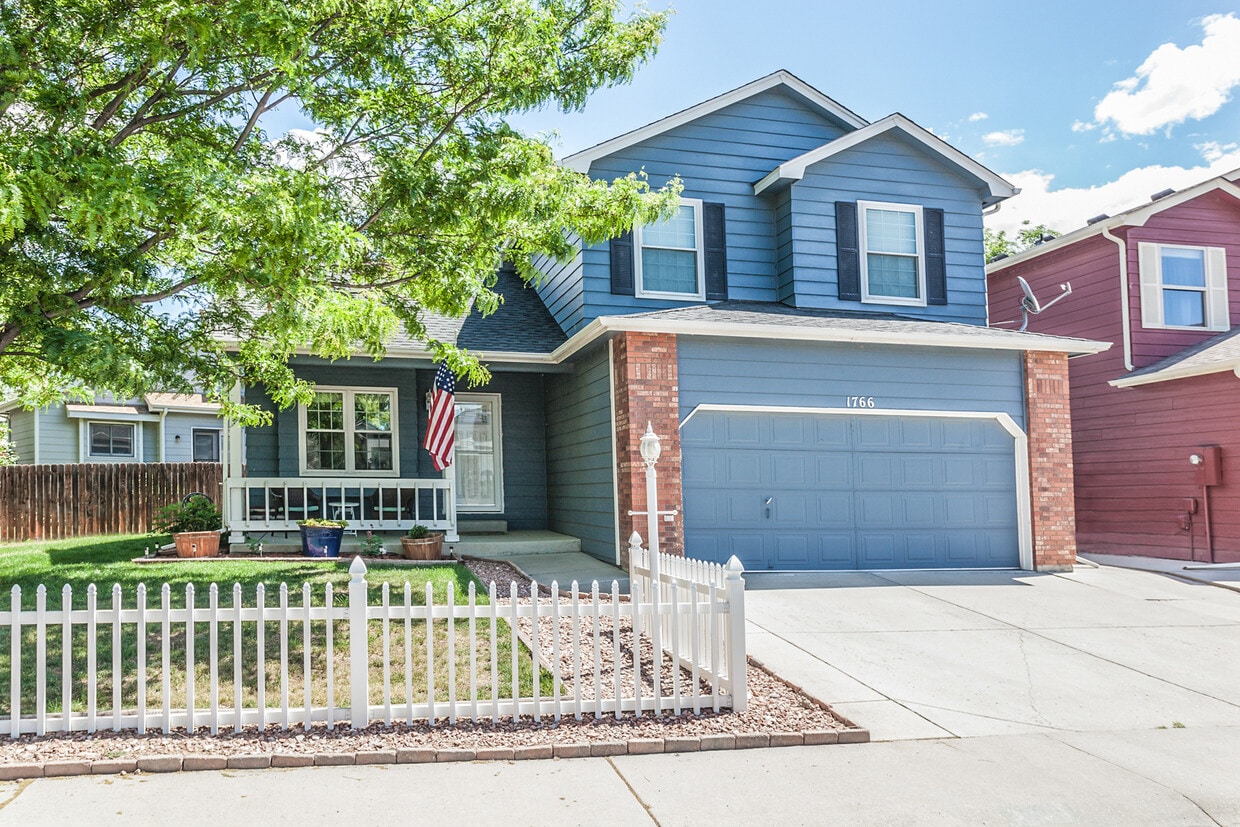Great curb appeal - 1766 Wimbley Ct