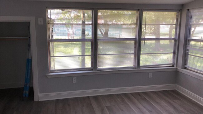 Building Photo - Gorgeous completed renovated Home in Freeport, TX. HABLAMOS ESPAÑOL!