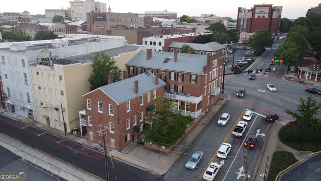 Building Photo - 480 E Broad St