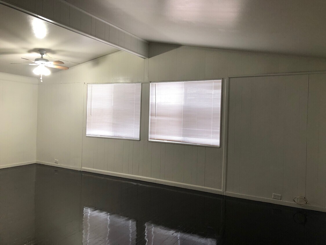 Foto principal - 5516 Heron Ave
