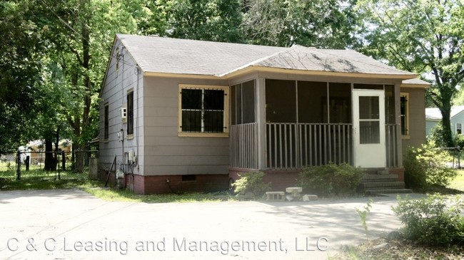 Building Photo - 2 br, 1 bath House - 2944 Clover Lane
