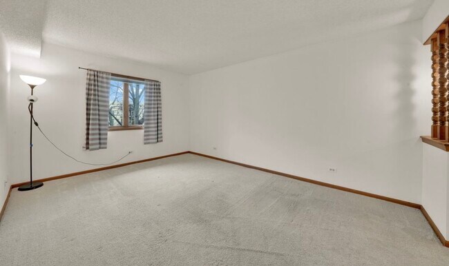 Foto del edificio - 10351 Menard Ave