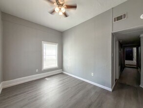 Building Photo - 908 S 19th St