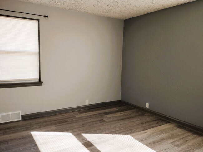 Foto del edificio - 1709 Jay Ave