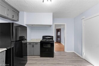 Building Photo - 876 Eloise Dr