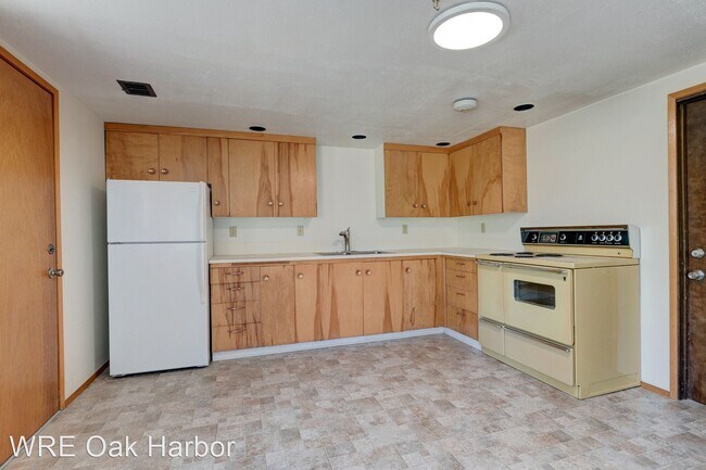Foto del edificio - 2 br, 1 bath House - 462 SW Fairhaven