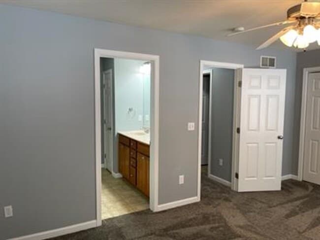 Building Photo - 3704 Sandstone Dr