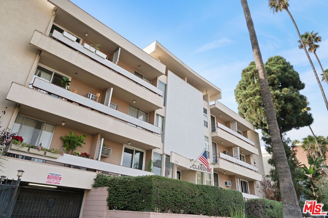 Foto principal - 425 S Kenmore Ave