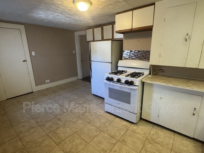 Building Photo - 43 Cross St