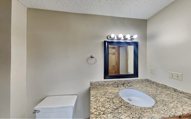 Foto del edificio - 12420 46th Ave N