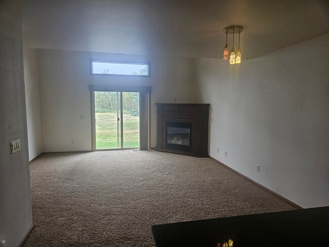 Building Photo - 16 Pine Drive