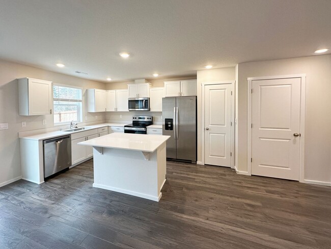 Building Photo - Beautiful NEW CONSTRUCTION 3 Bedroom, 3 Ba...