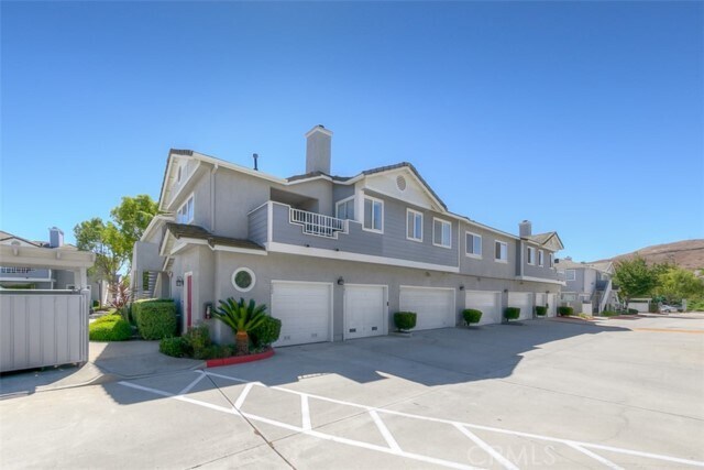 Building Photo - 6631 Laurelton Ln