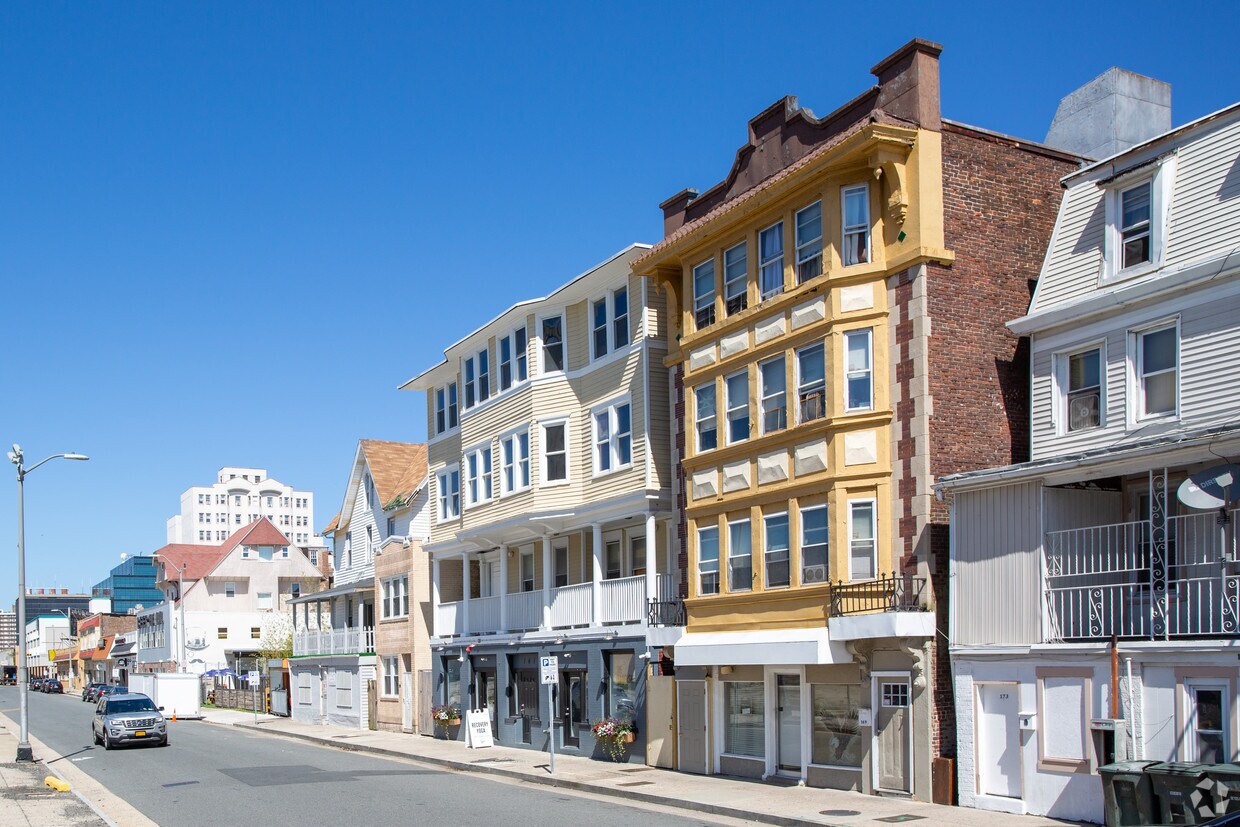 Building Photo - 167 S Tennessee Ave