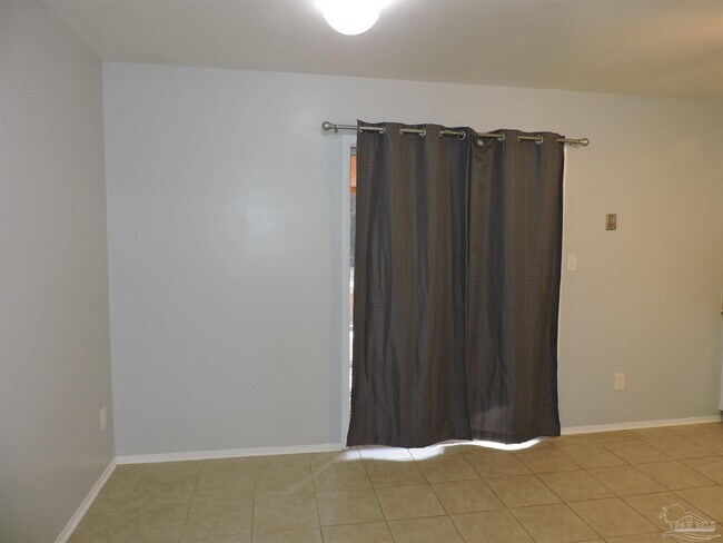 Foto del edificio - 7820 Oak Forest Pl