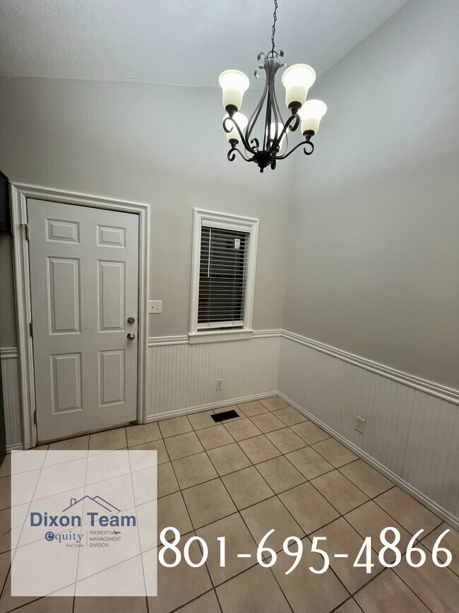 Foto del edificio - 977 S 225 E