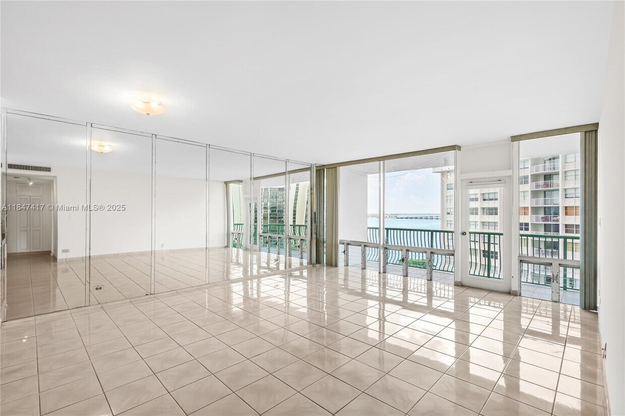 Primary Photo - 1408 Brickell Bay Dr