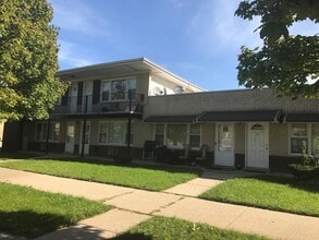 Building Photo - 5331 S Kilbourn Ave