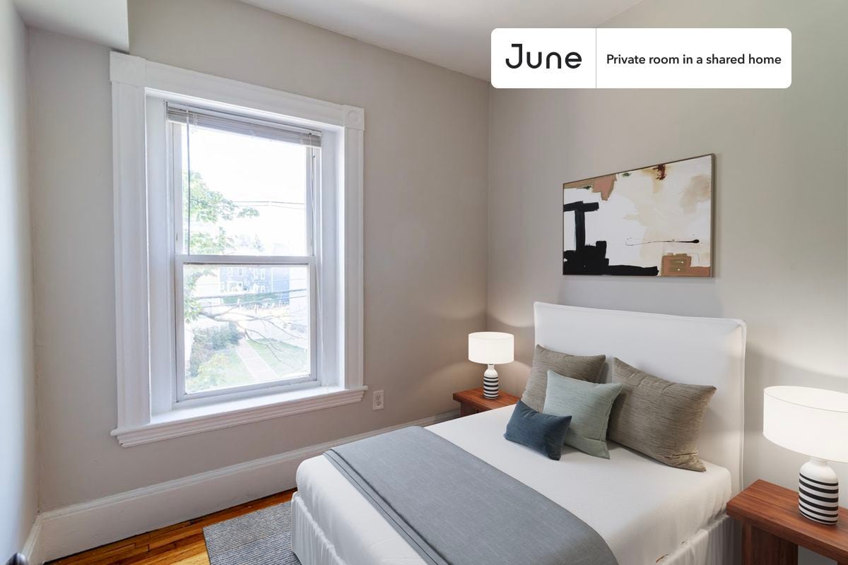 Private bedroom in 4 bed/2 bath Home - Private bedroom in 4 bed/2 bath Home