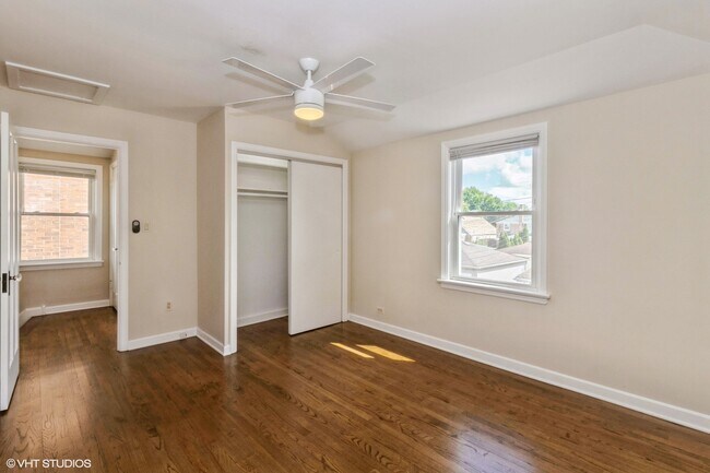 Foto del edificio - 5111 N Newland Ave