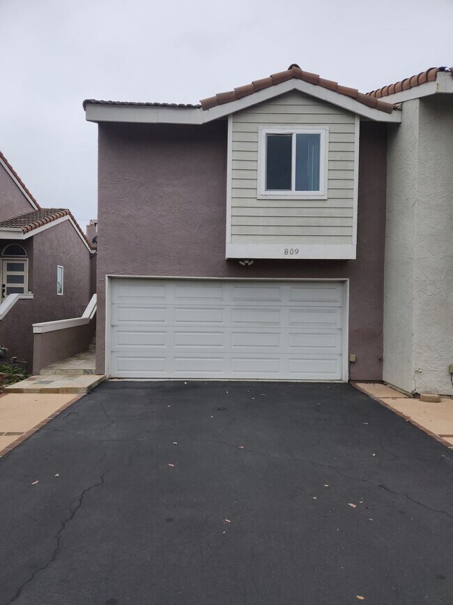 Building Photo - 3 Bedroom Townhouse in Solana Beach
