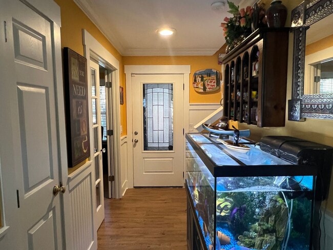 Building Photo - Updated, Unfurnished Townhome in Mill Creek!