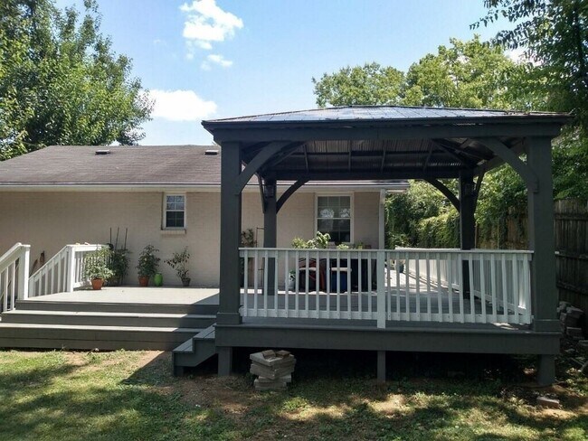 Building Photo - 2 br, 1 bath House - 1017 Villa Place # A