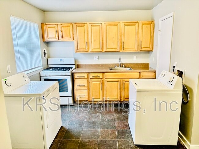 Building Photo - 5208 Goolsby Ct