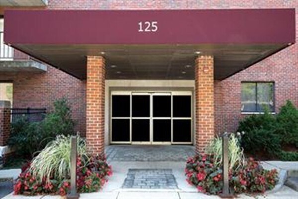 Foto del edificio - 125 Pleasant St