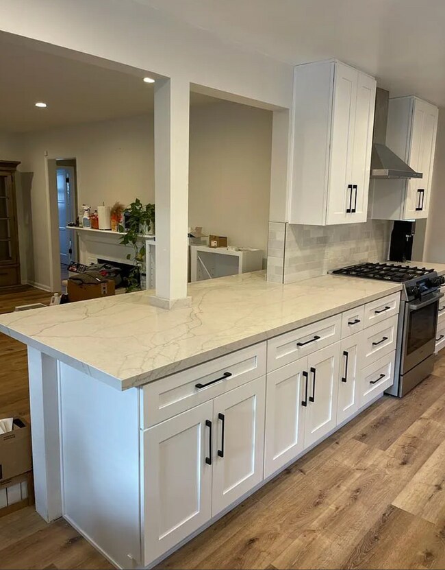 Foto del edificio - 5840 Allott Ave