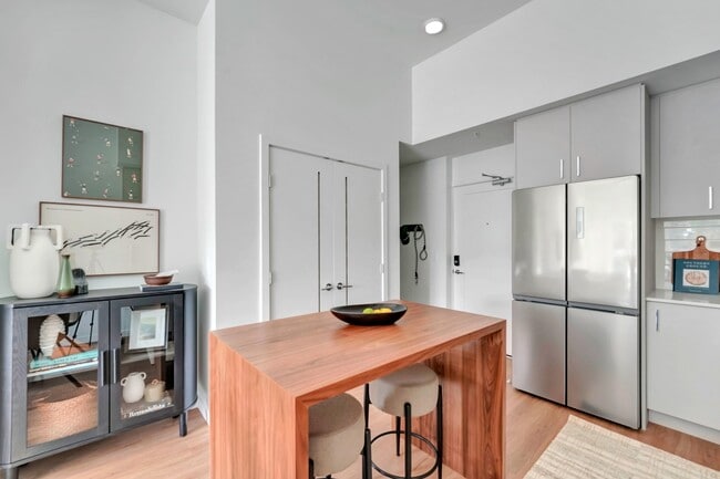 Building Photo - The District