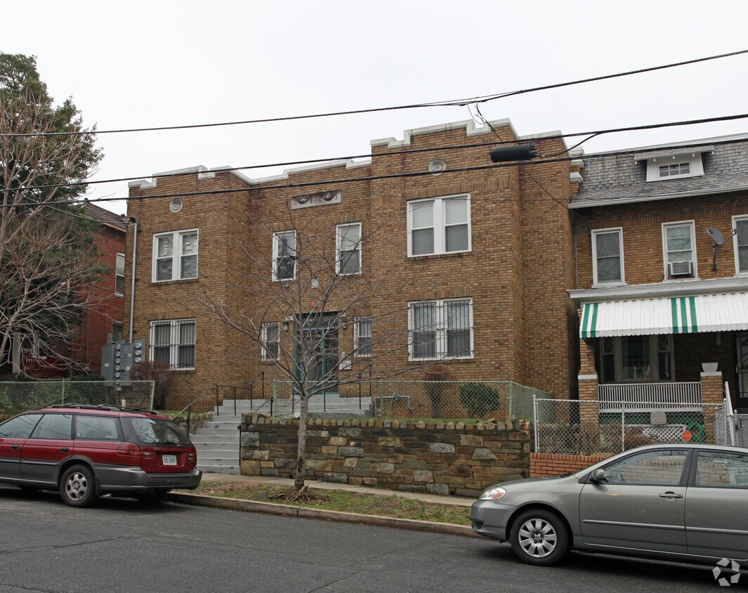 Primary Photo - 5311 8th St NW