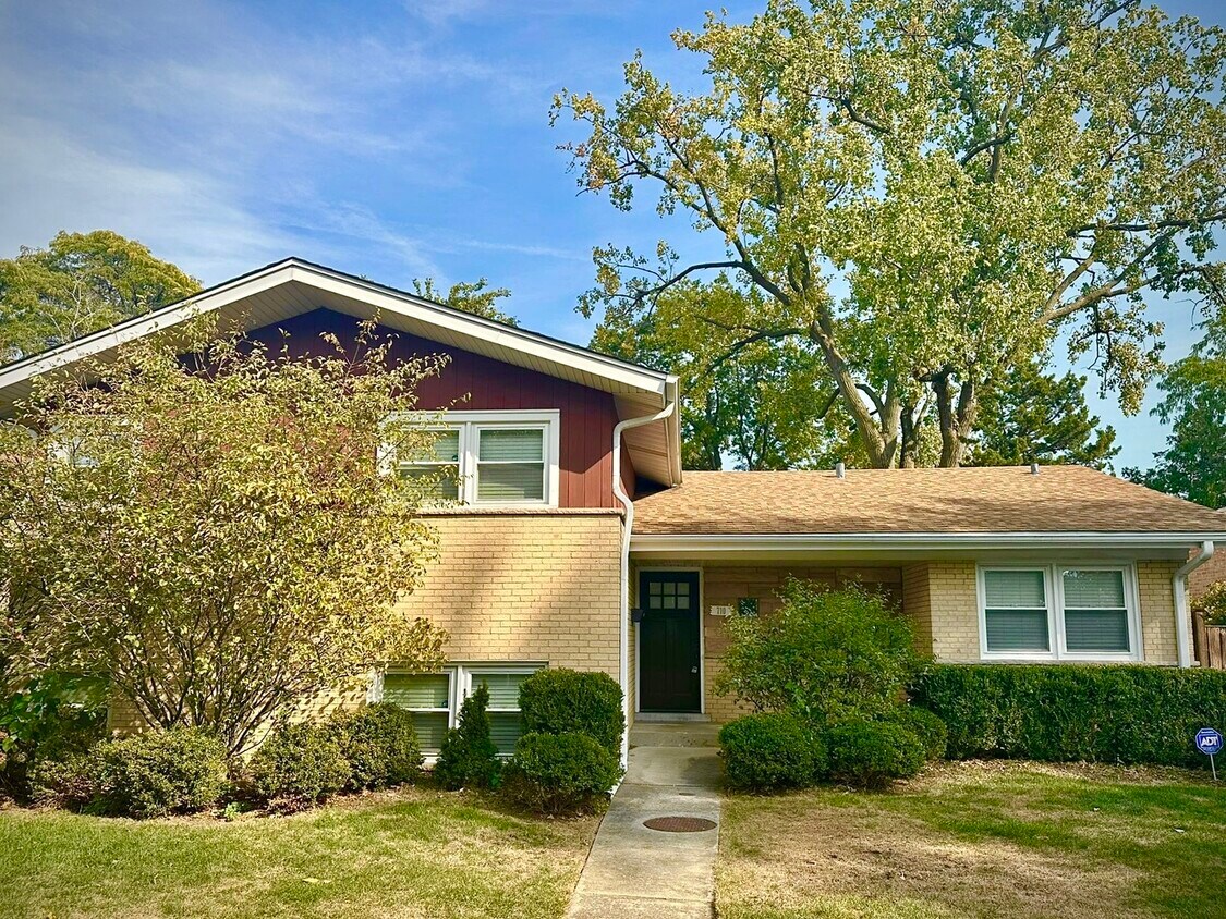 Primary Photo - 710 Laporte Ave