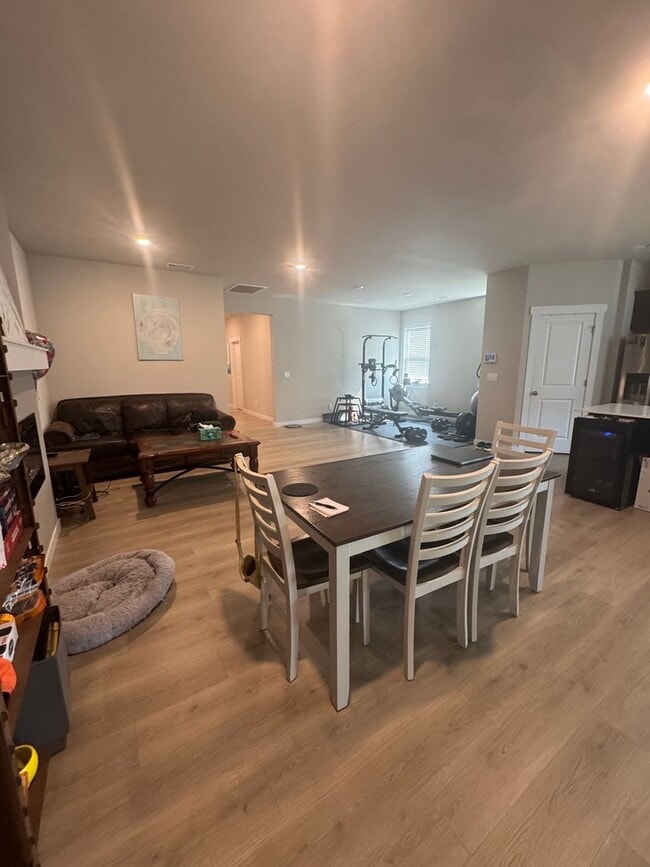 Foto del edificio - Immaculate Single-Story in the Ridgeview Neighborhood