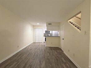 Building Photo - 2100 Wilcrest Dr