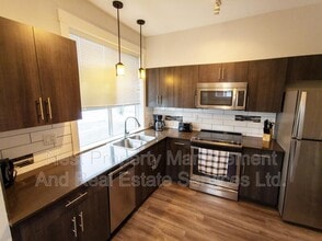 Building Photo - 110-110 Baxter Ave