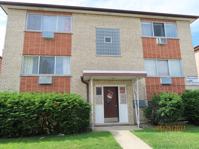 Edificio - 9229 Sally Ln