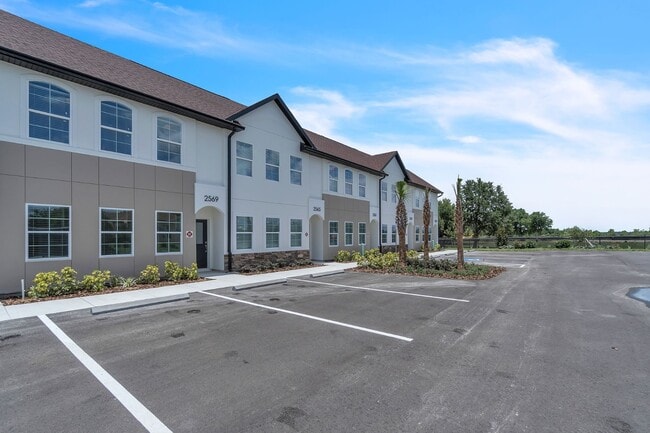 Foto del edificio - 2549 Slim Haywood Ave