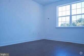 Building Photo - 105 Stoutsburg Blvd