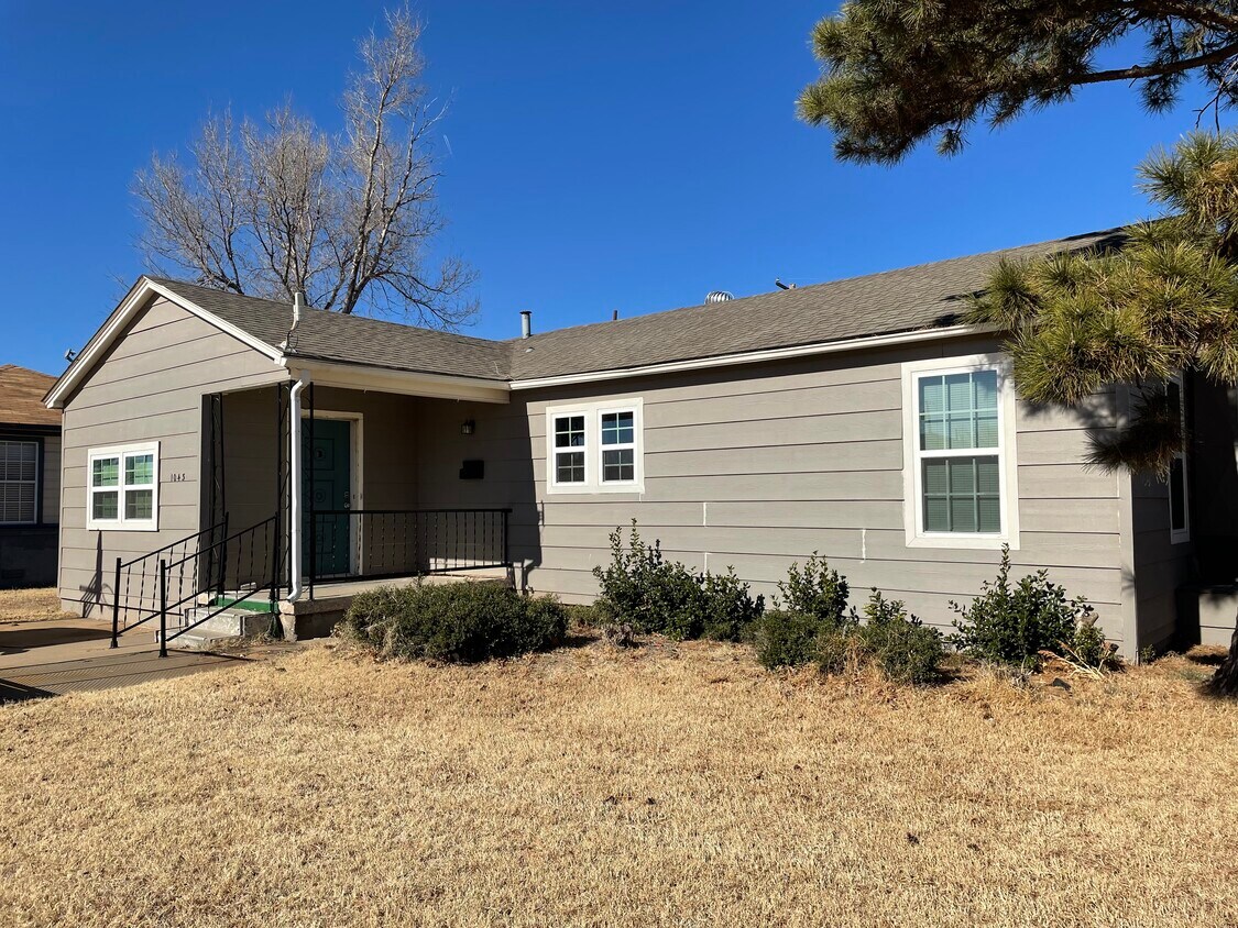 Primary Photo - 1043 E Cherry St
