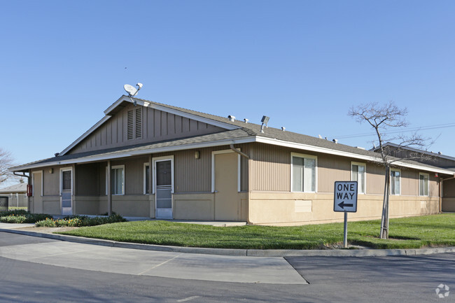 Foto del edificio - Midland Manor Apartments