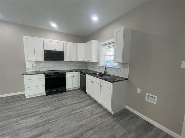 Foto del edificio - 6272 Adelbert Dr