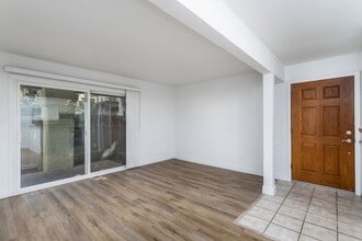 Building Photo - 2881 Huntington Blvd