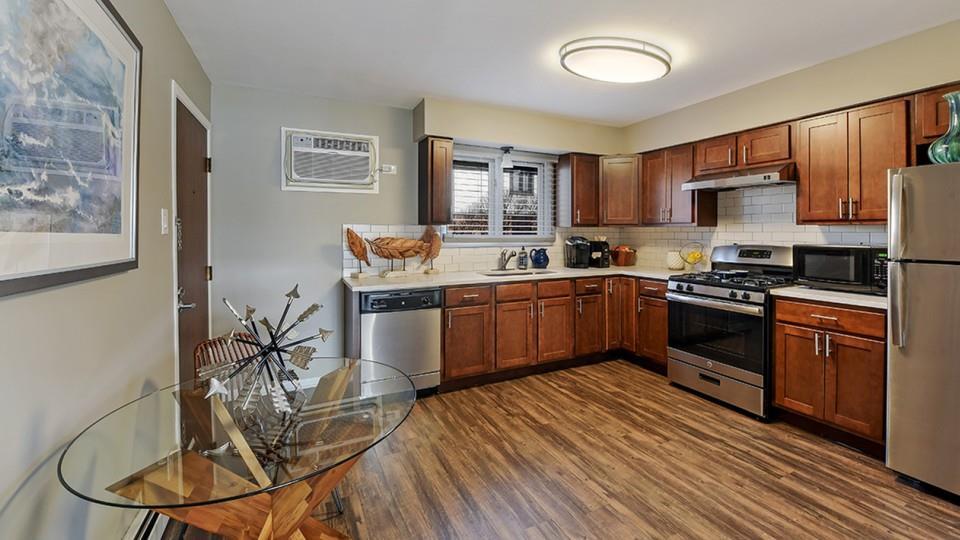 The Clarendon Apartment Homes Apartments 21 58th St Clarendon Hills