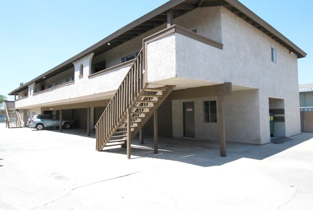 Building Photo - 1718 Big Dalton Ave