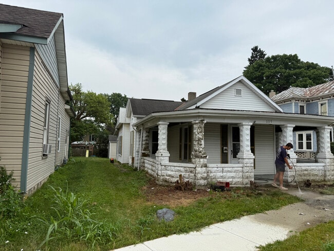 Building Photo - 115 Western Ave