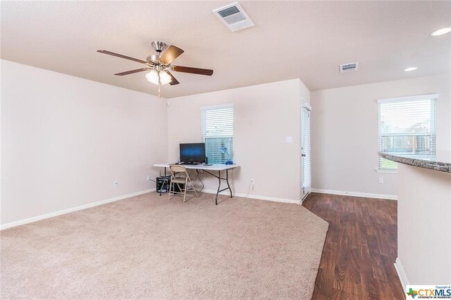 Building Photo - 126 Fort Griffin Dr