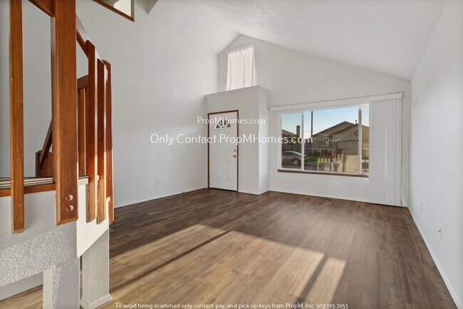 Building Photo - Charming Three Bedroom Home In Aloha - Close to Nike & Intel!