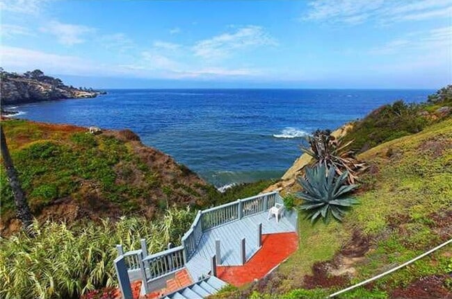 Building Photo - 1700 Torrey Pines Rd